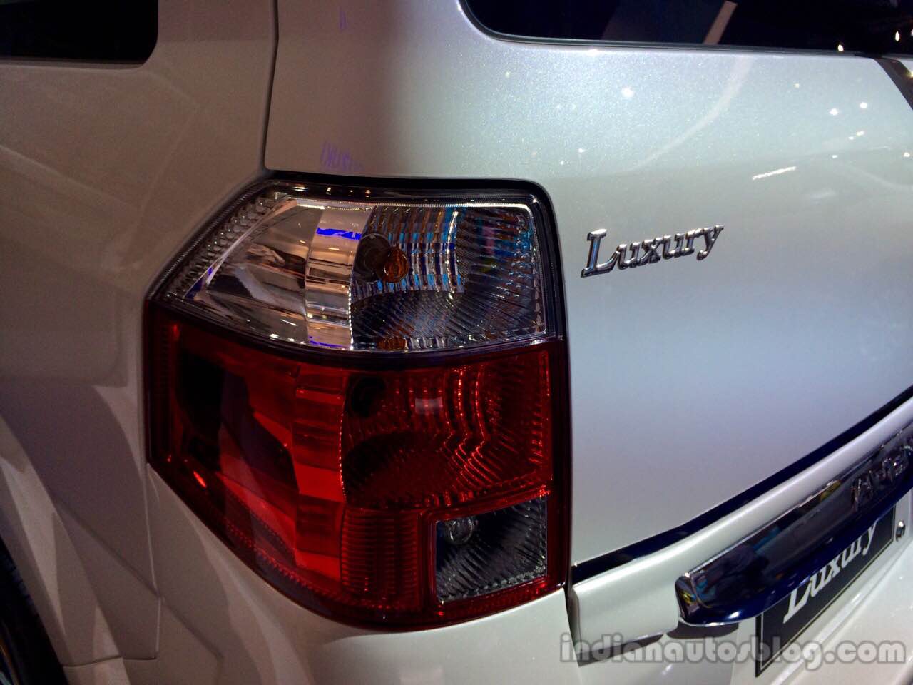 Suzuki APV Luxury at the 2014 Indonesia International 