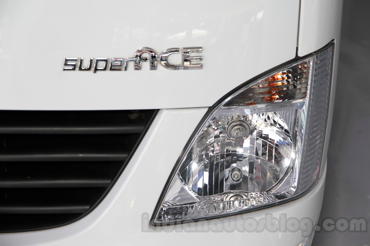 Tata Super Ace at the 2014 Indonesia International Motor Show headlight