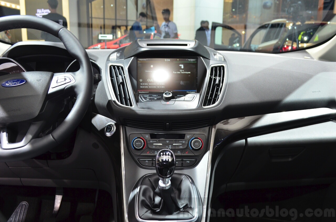 2015 Ford C-Max facelift center console at the 2014 Paris 