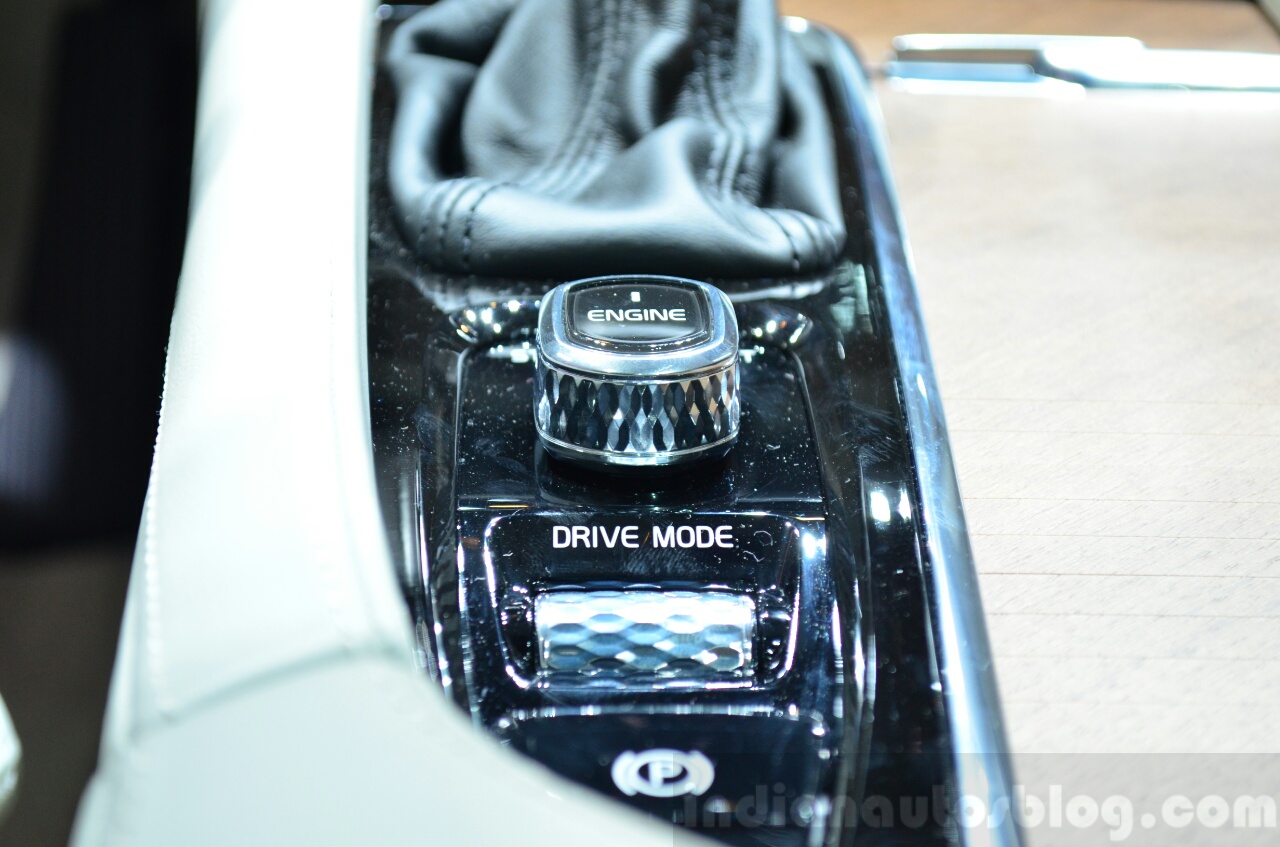 2015 Volvo XC90 mode buttons at the 2014 Paris Motor Show