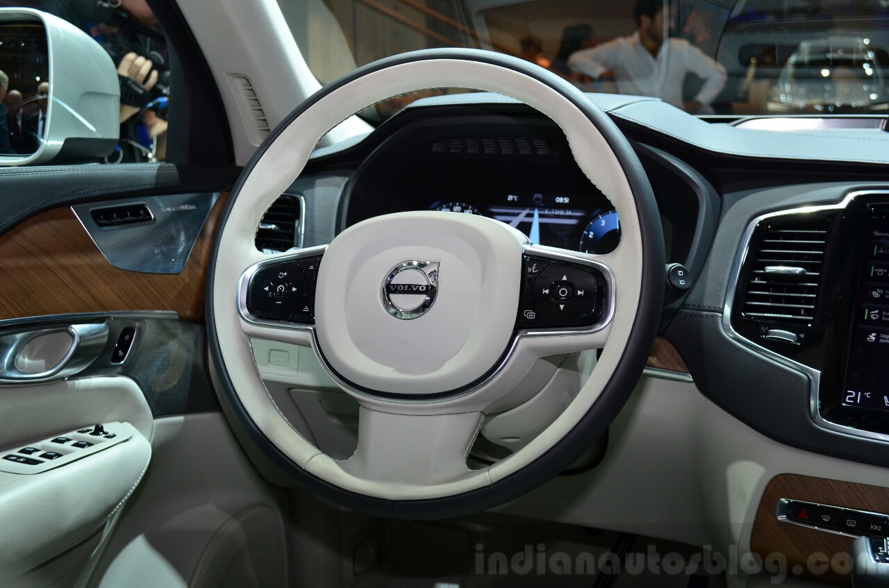 2015 Volvo XC90 steering at the 2014 Paris Motor Show