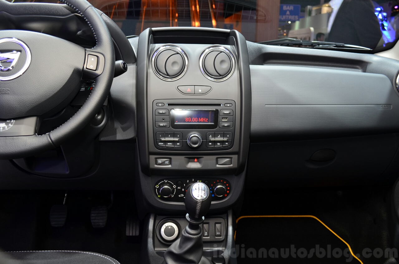 Dacia Duster Air center console at the 2014 Paris Motor Show