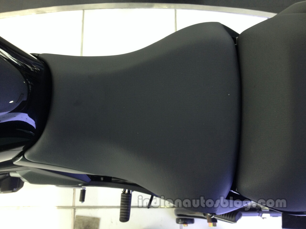 Kawasaki ER-6n front split seat from the India launch