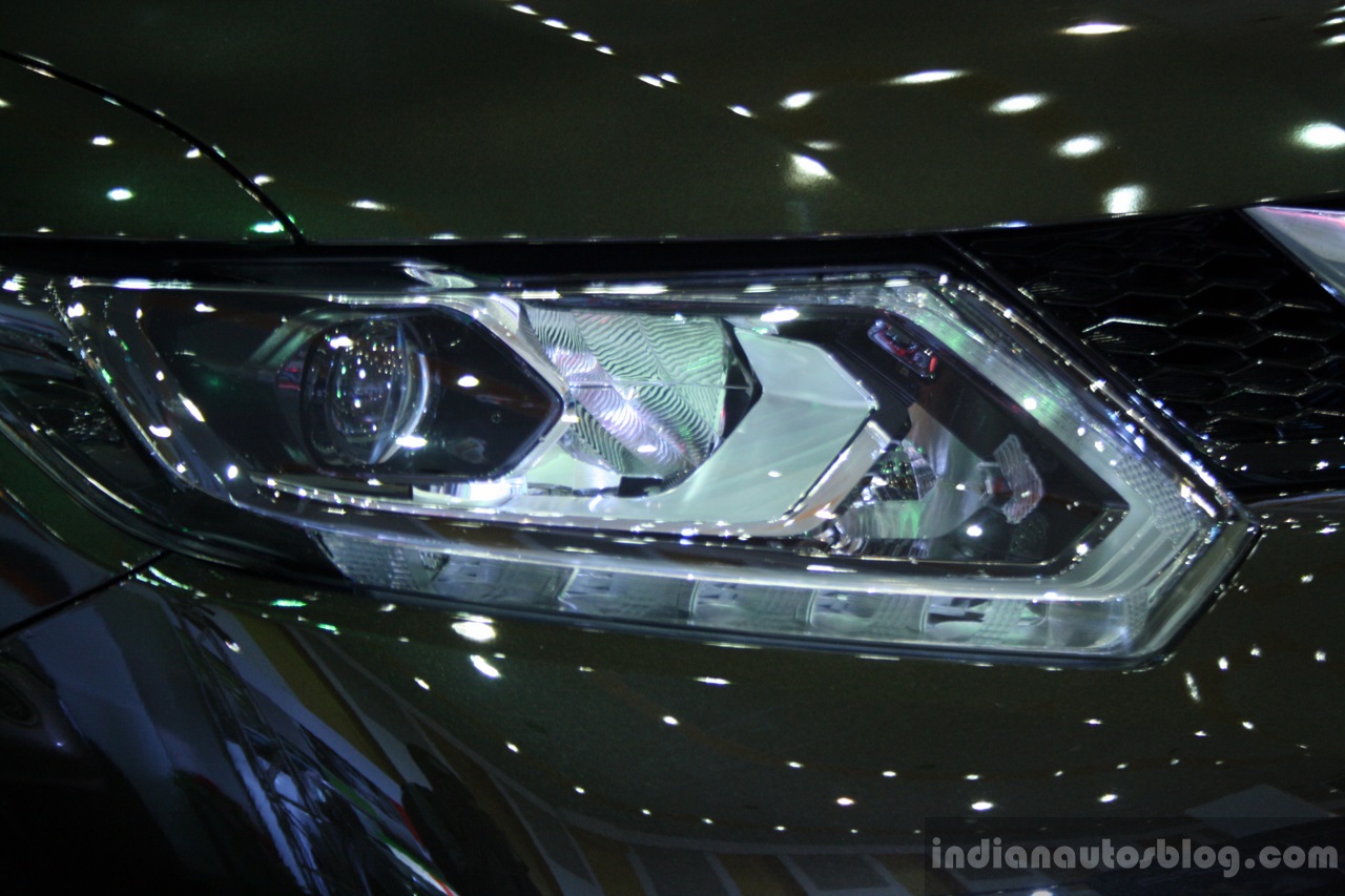 New Nissan XTrail headlamp at the 2014 Colombo Motor Show Sri Lanka