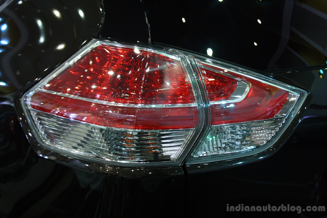 New Nissan X-Trail taillight at the 2014 Colombo Motor 