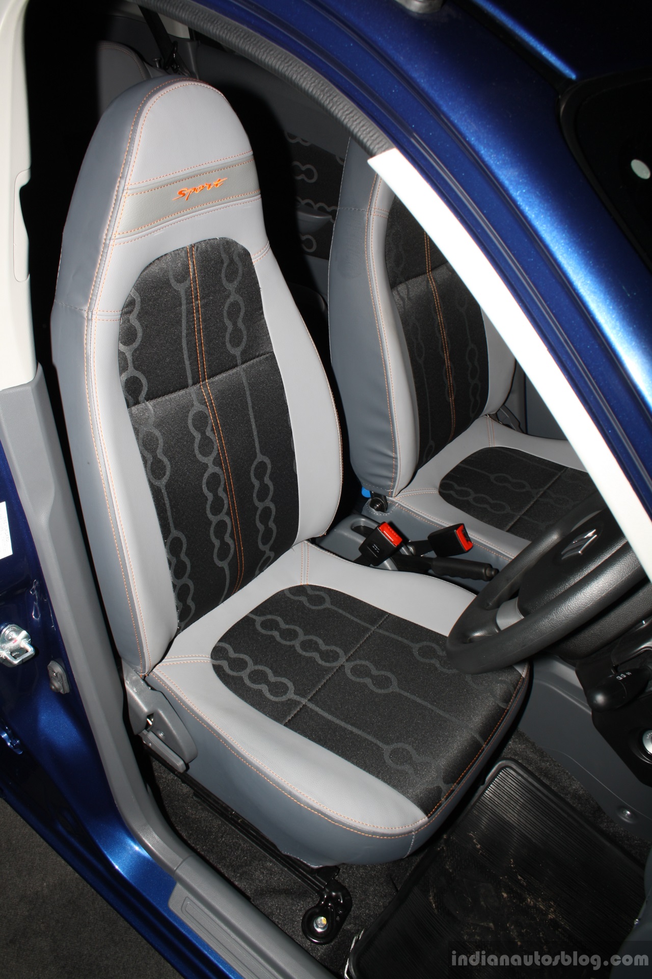 Suzuki Alto 800 Sport Edition seats at the 2014 Colombo 