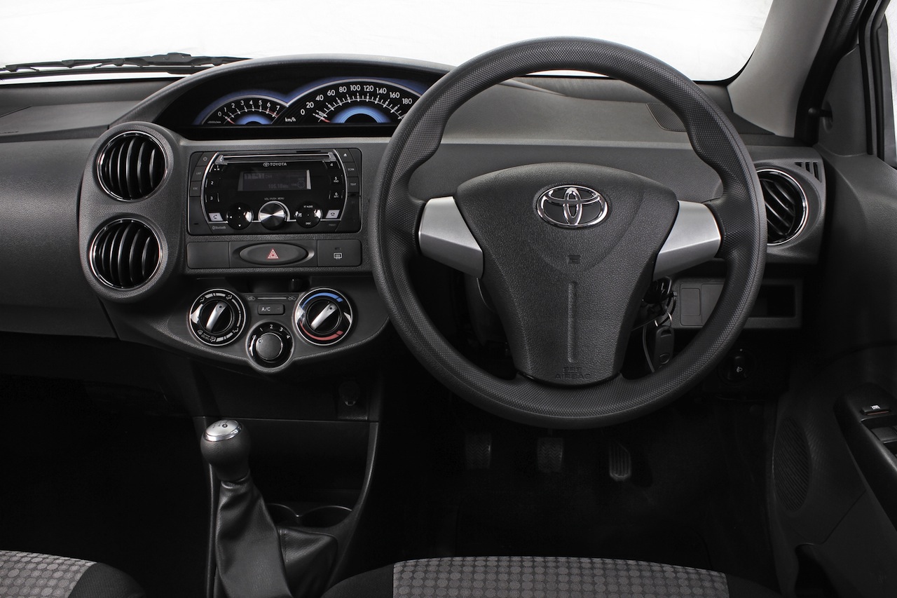 Toyota Etios 2015: fotos, preços e conteúdo das versões