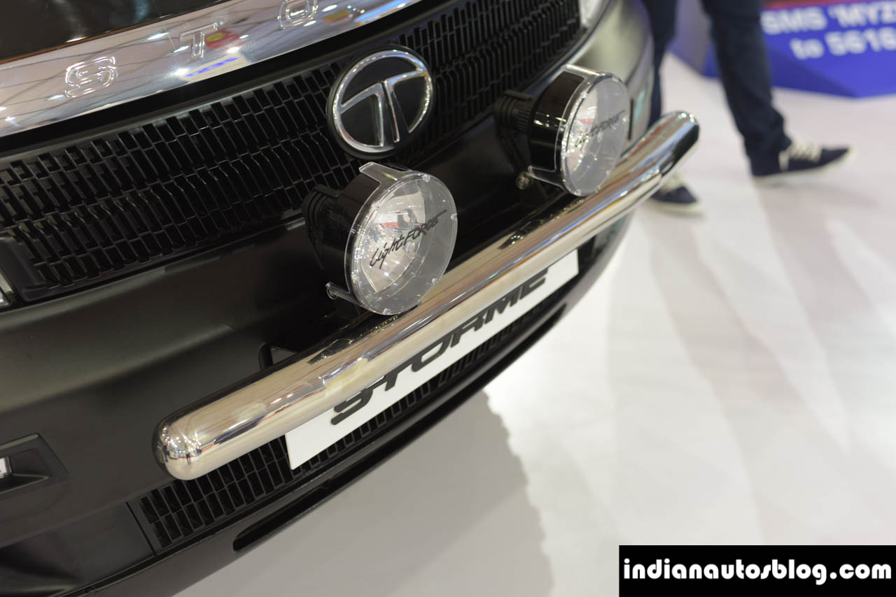 Modified Tata Safari Storme bumper guard at Autocar Performance Show 2014
