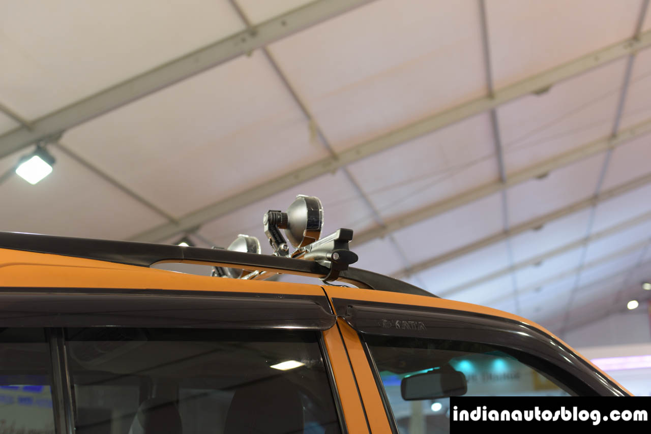 tata safari storme roof rail