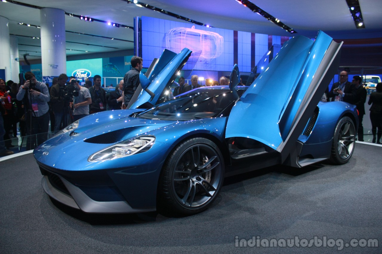 New Ford Gt Front Quarters At The 2015 Detroit Auto Show