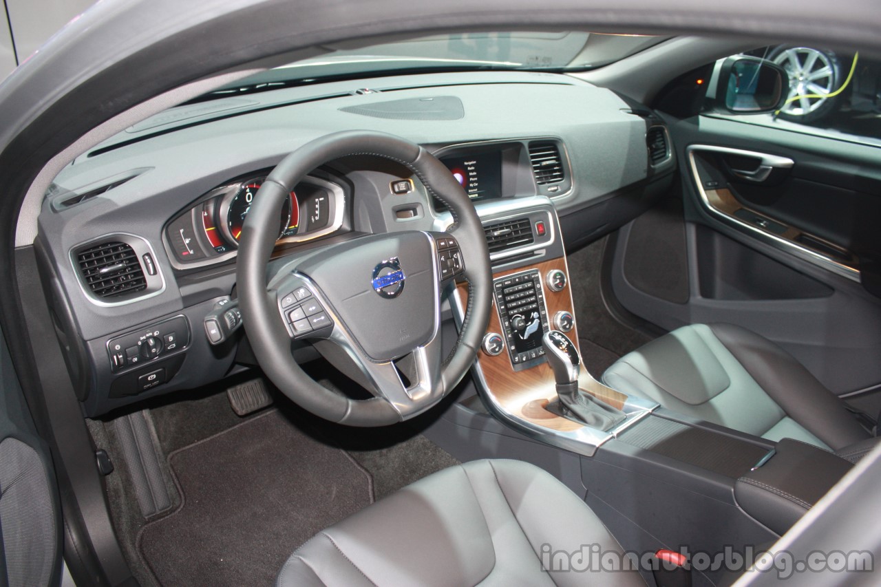 Volvo S60 Inscription dashboard at the 2015 Detroit Auto Show