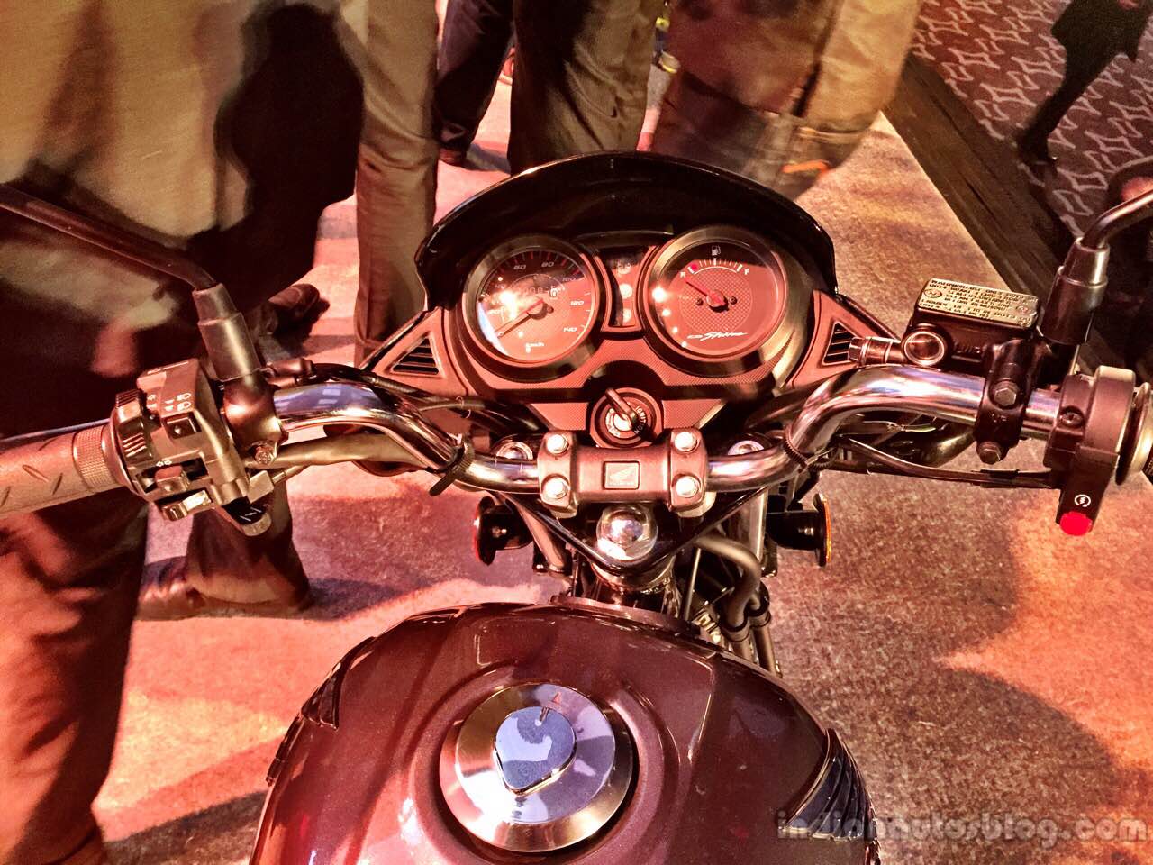 2015 Honda CB Shine instrument cluster live image