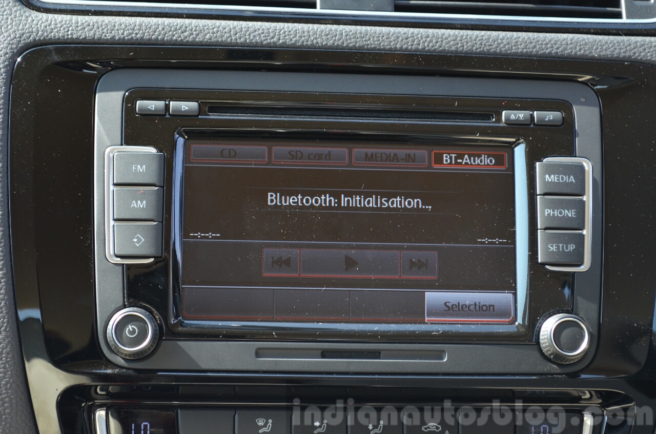 2015 VW Jetta TDI facelift music system Review