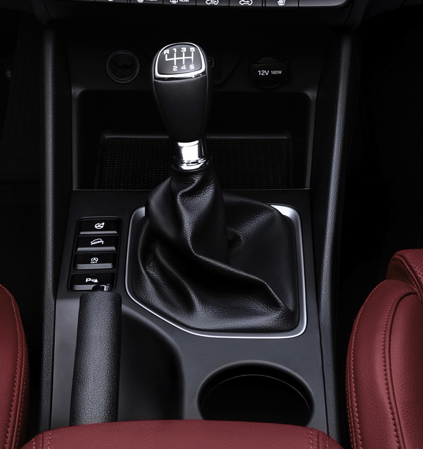 2016 Hyundai Tucson gear knob first live image