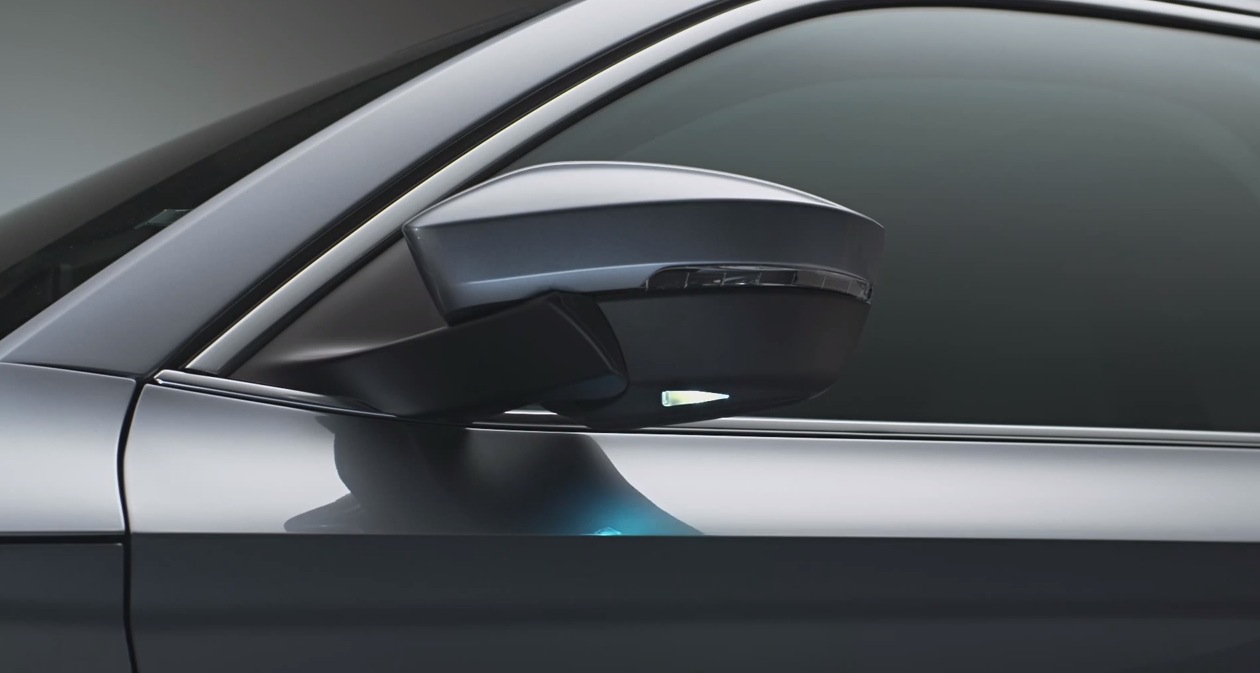 2016 Skoda Superb mirror video screen capture