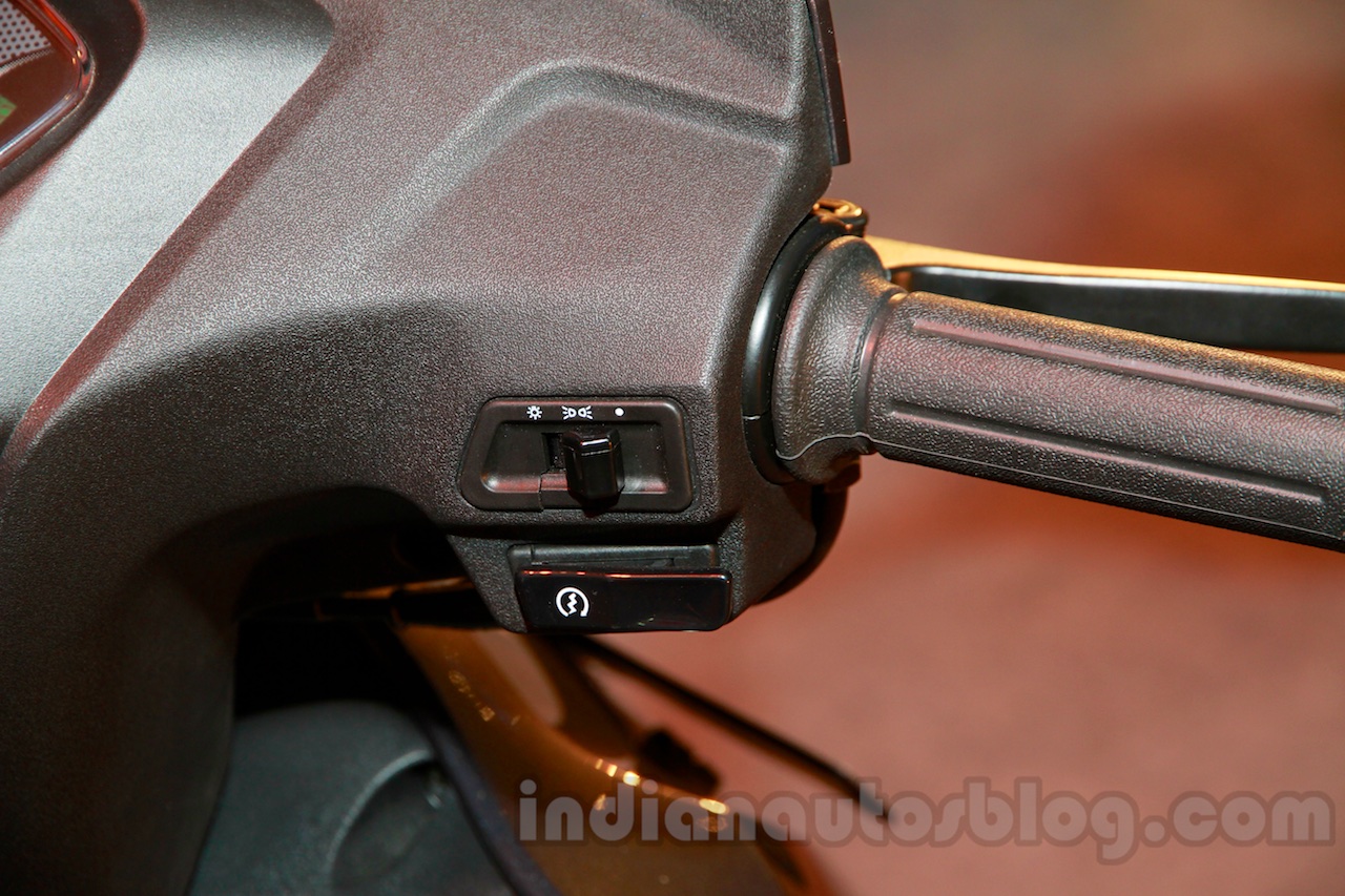 Honda Activa 3G switchgear right at the launch