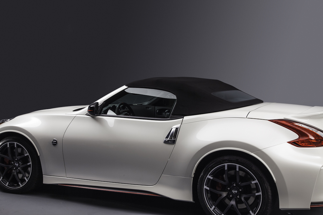 Nissan 370Z NISMO Roadster Concept press roof