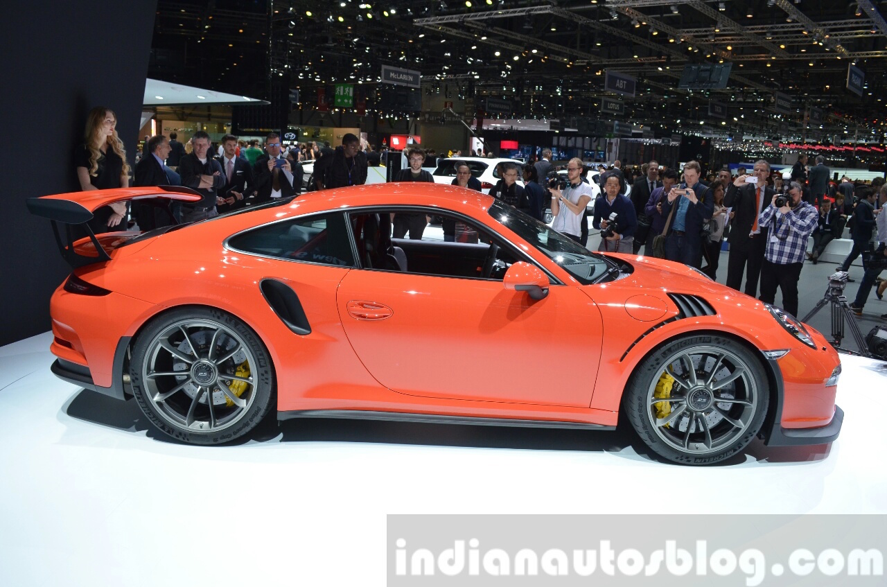 2015 Porsche 911 GT3 RS side view at 2015 Geneva Motor Show