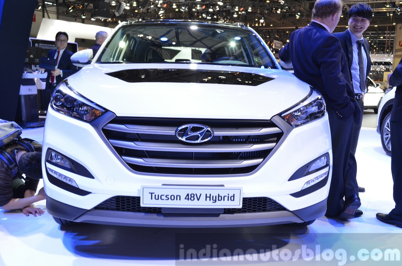 Hyundai Tucson 48V Hybrid Concept front at the 2015 Geneva Motor Show