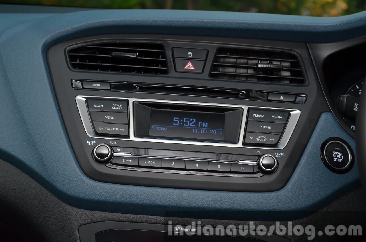 Hyundai i20 Active Diesel Aqua Blue music system Review