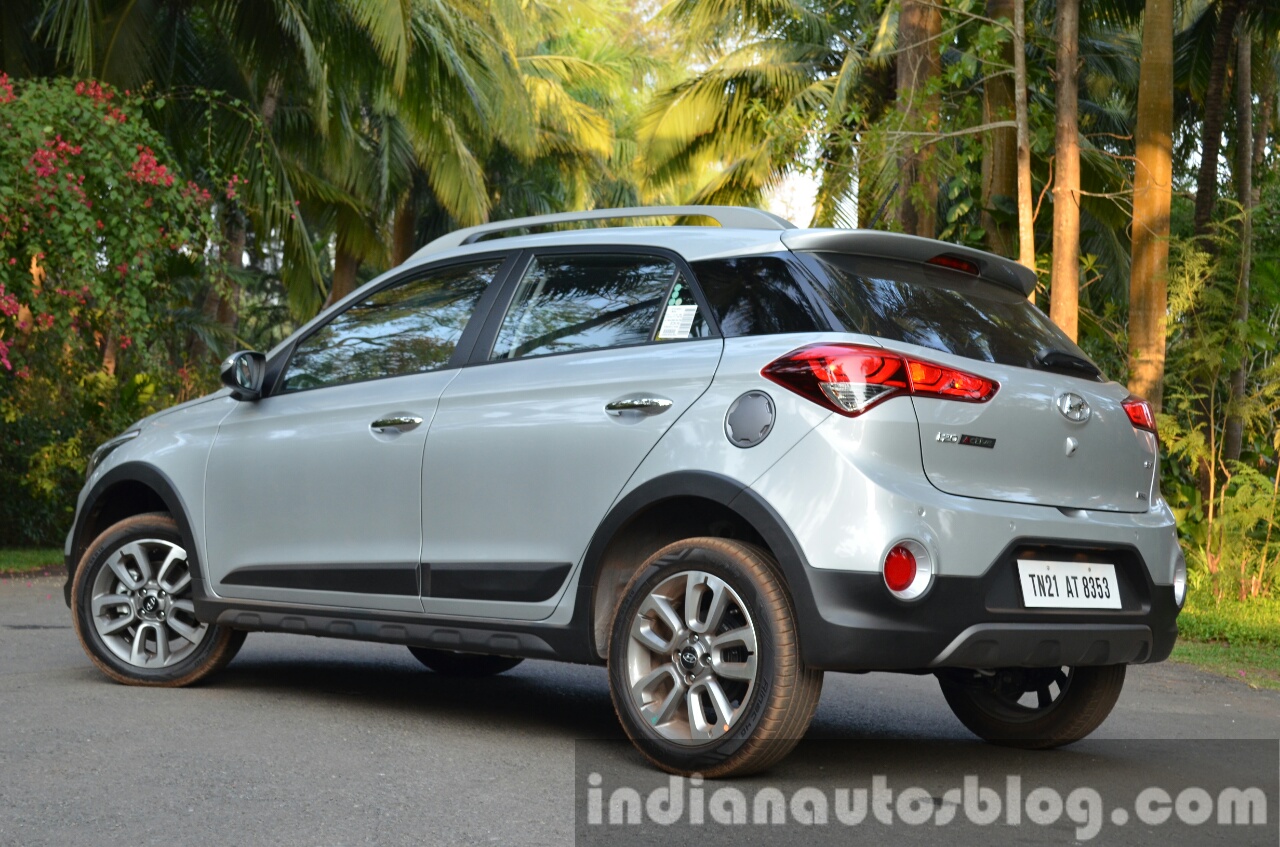 Hyundai i20 Active Diesel rear quarters Review
