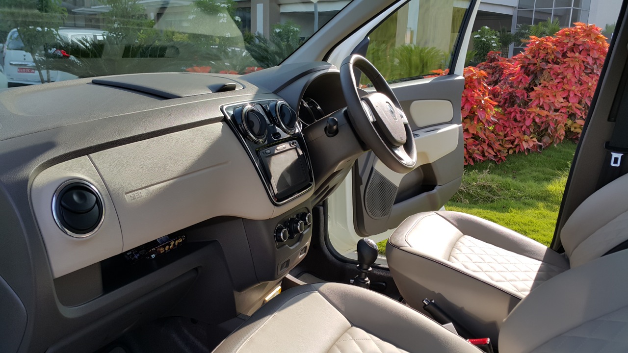 Renault Lodgy interior India specification Renault Lodgy interior India specification