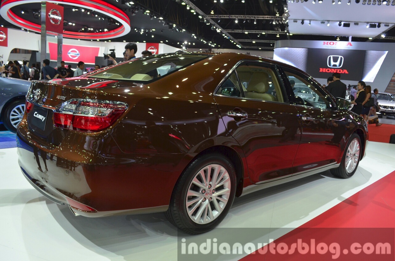 Toyota Camry facelift rear three quarters at the 2015 Bangkok Motor Show