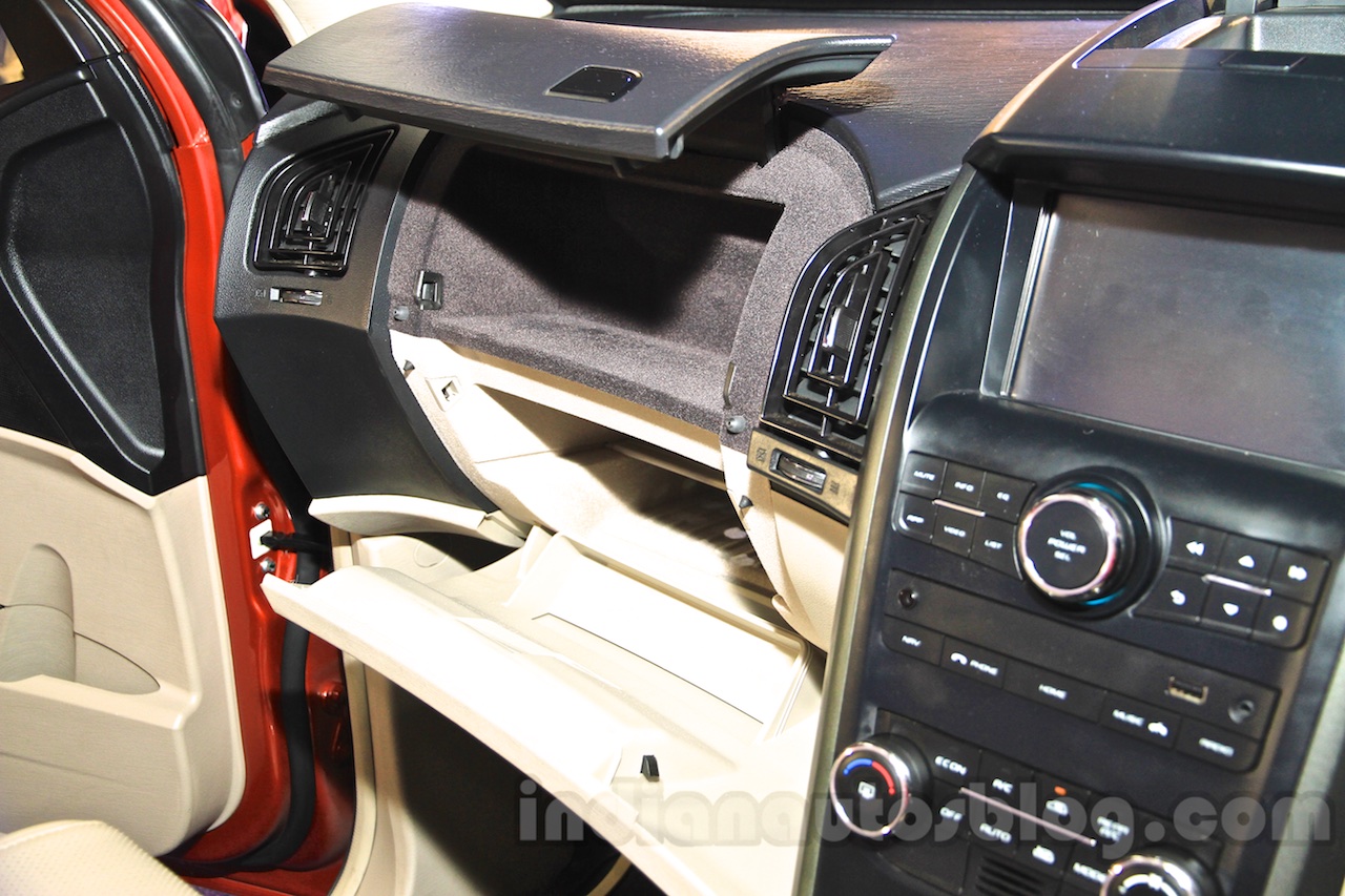 2015 Mahindra XUV500 facelift W10 gloveboxes