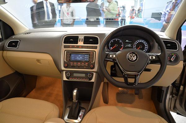 2015 Volkswagen Vento interior indian spec facelift revealed