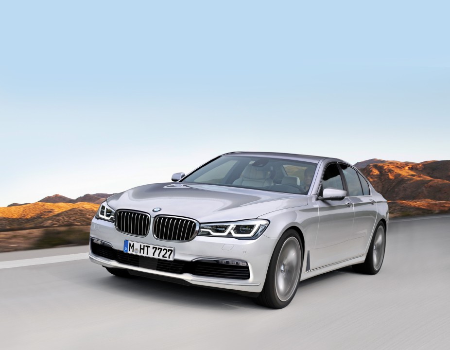 2016 BMW 7 Series front rendering