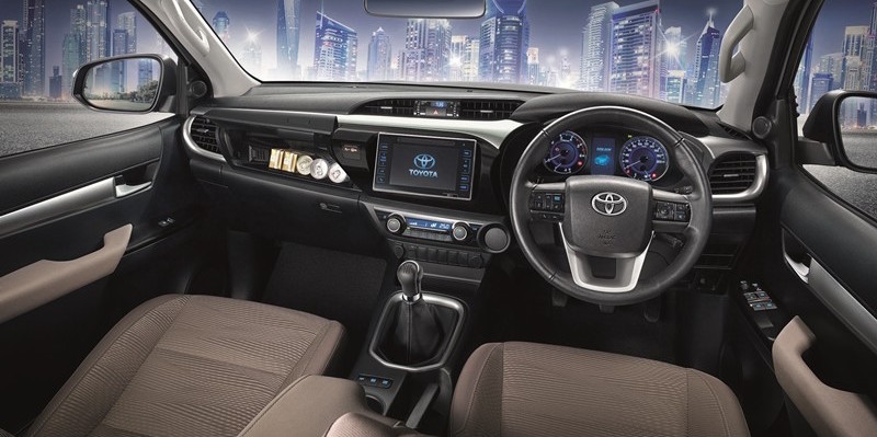 Toyota Innova Top Model Interior