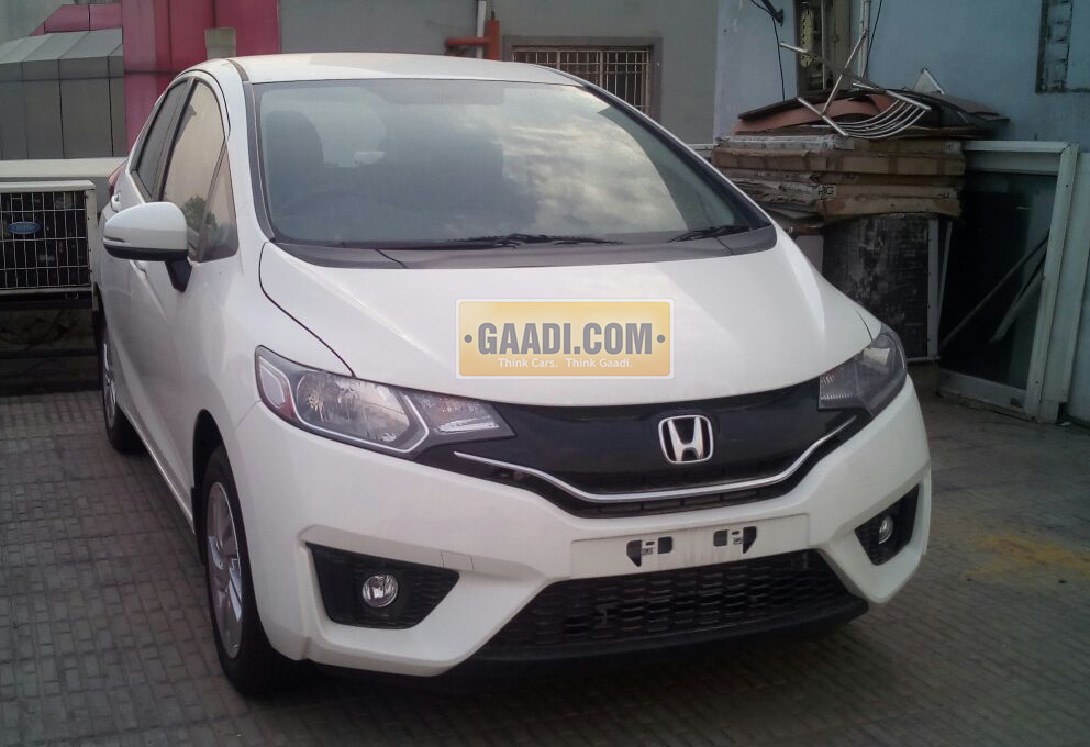 15 Honda Jazz Vx Mt Petrol Snapped Ahead Of Launch