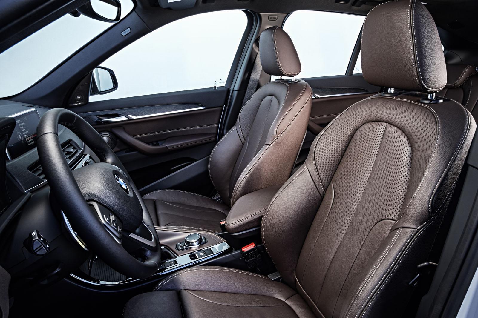 2016 BMW X1 front seats
