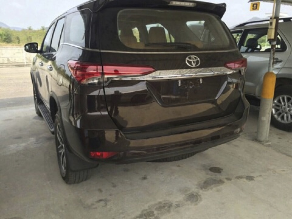 2022 toyota fortuner spy shots