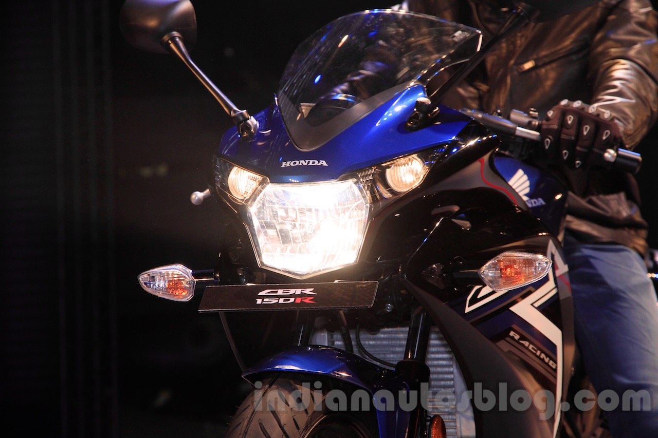 2015 Honda CBR 150R headlamp updated with new graphics and colors