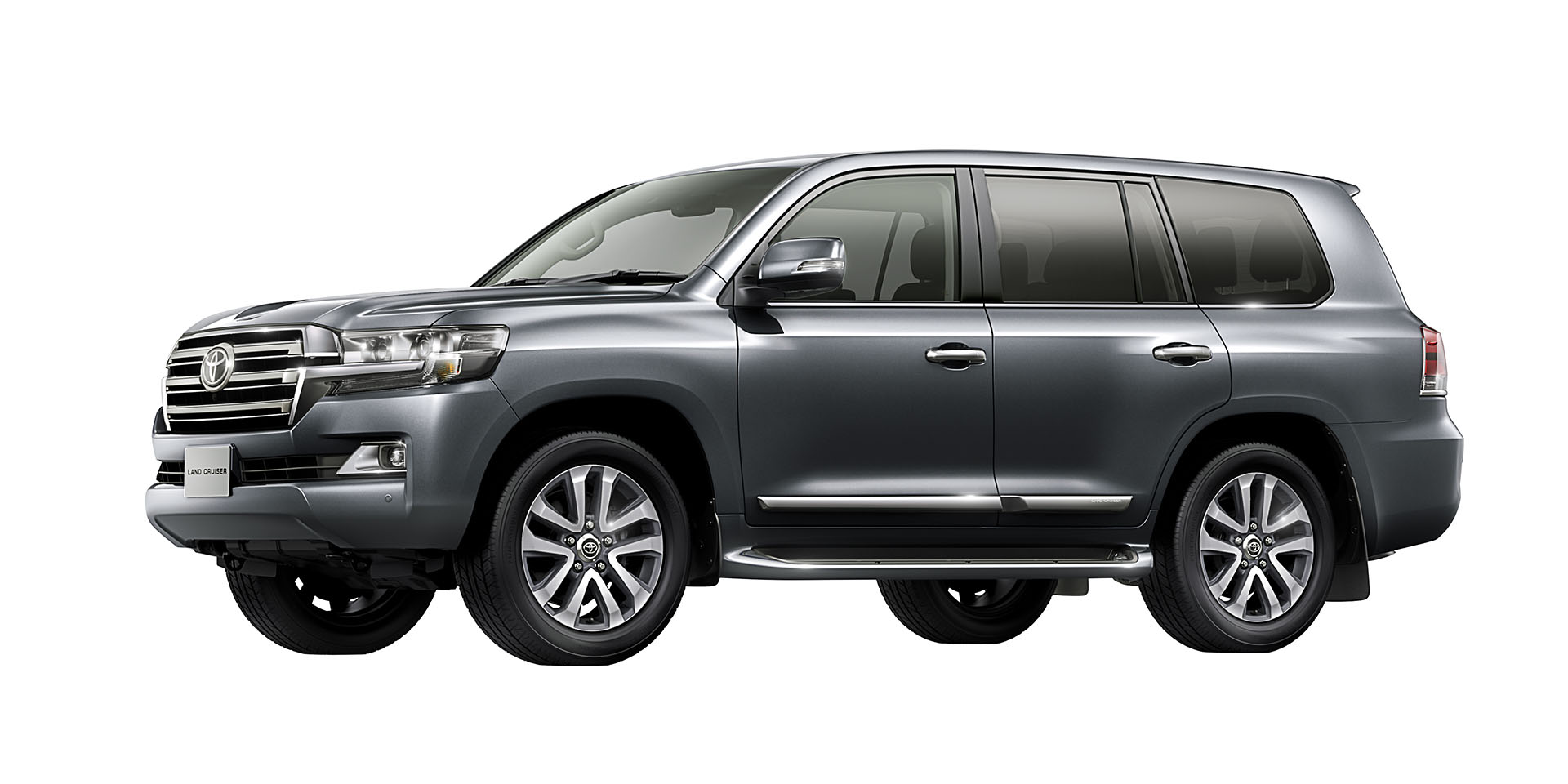 2016 Toyota Land Cruiser (facelift) front three quarter 