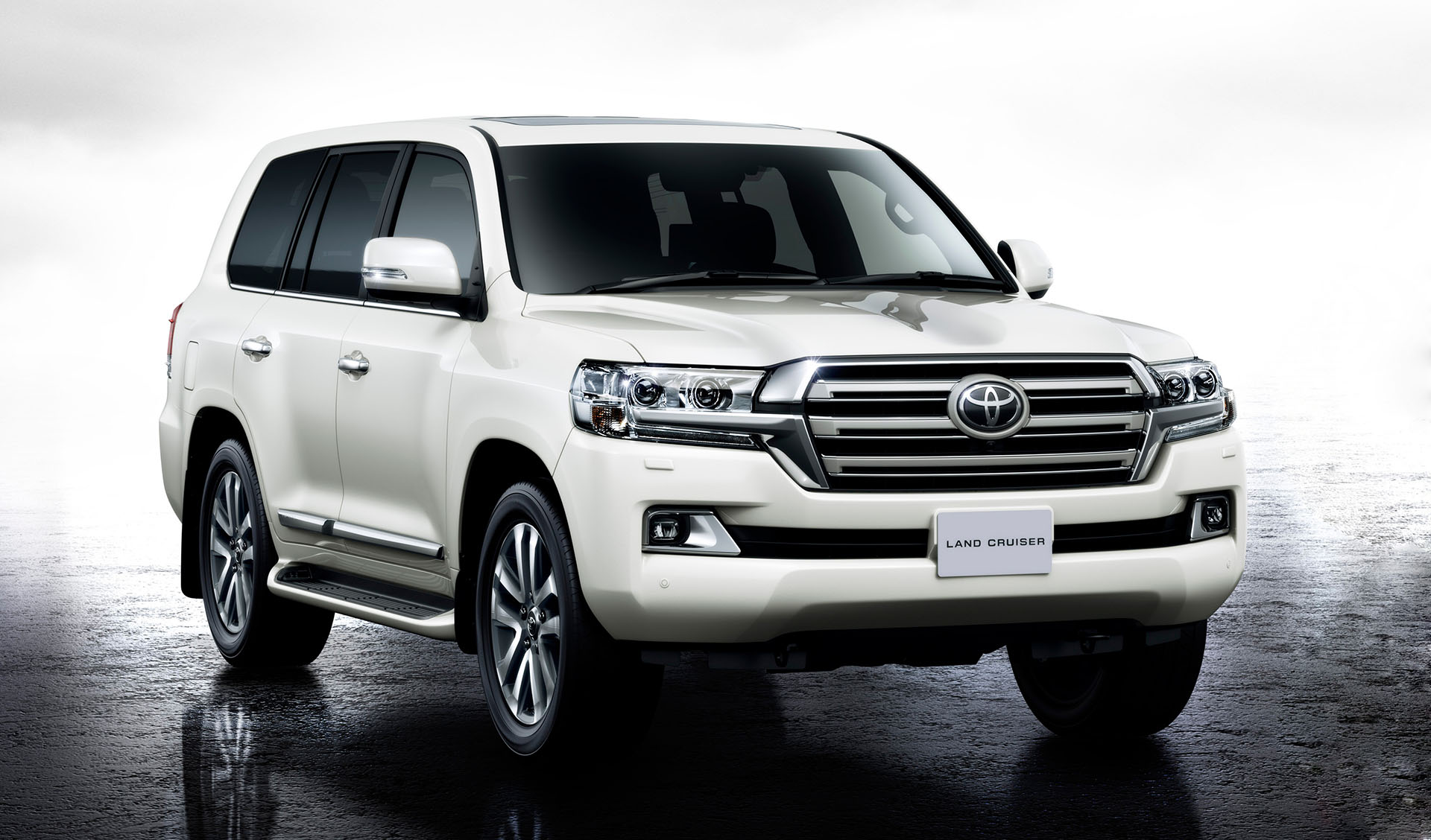 2016 Toyota Land Cruiser 200 (facelift) launched in Japan