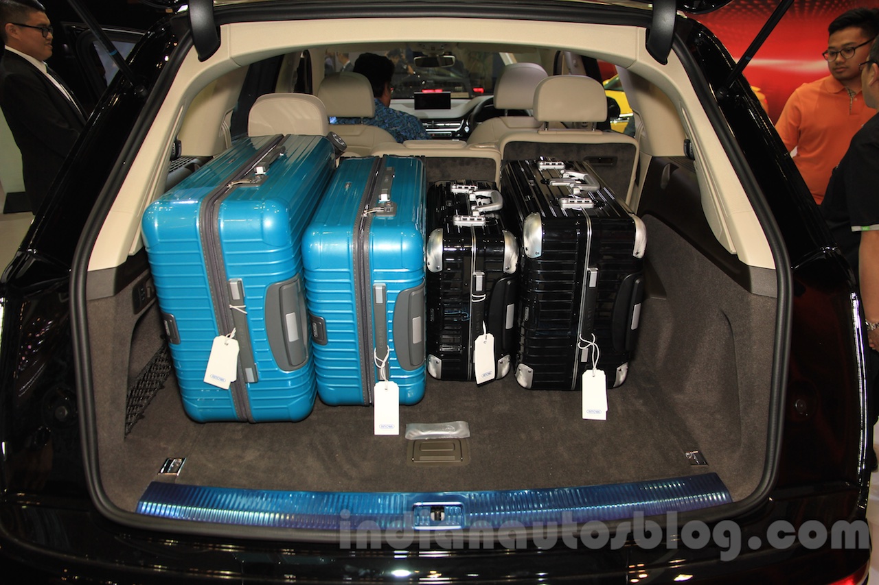 audi-q7-boot-space-at-the-gaikindo-indonesia-international-auto-show-2015