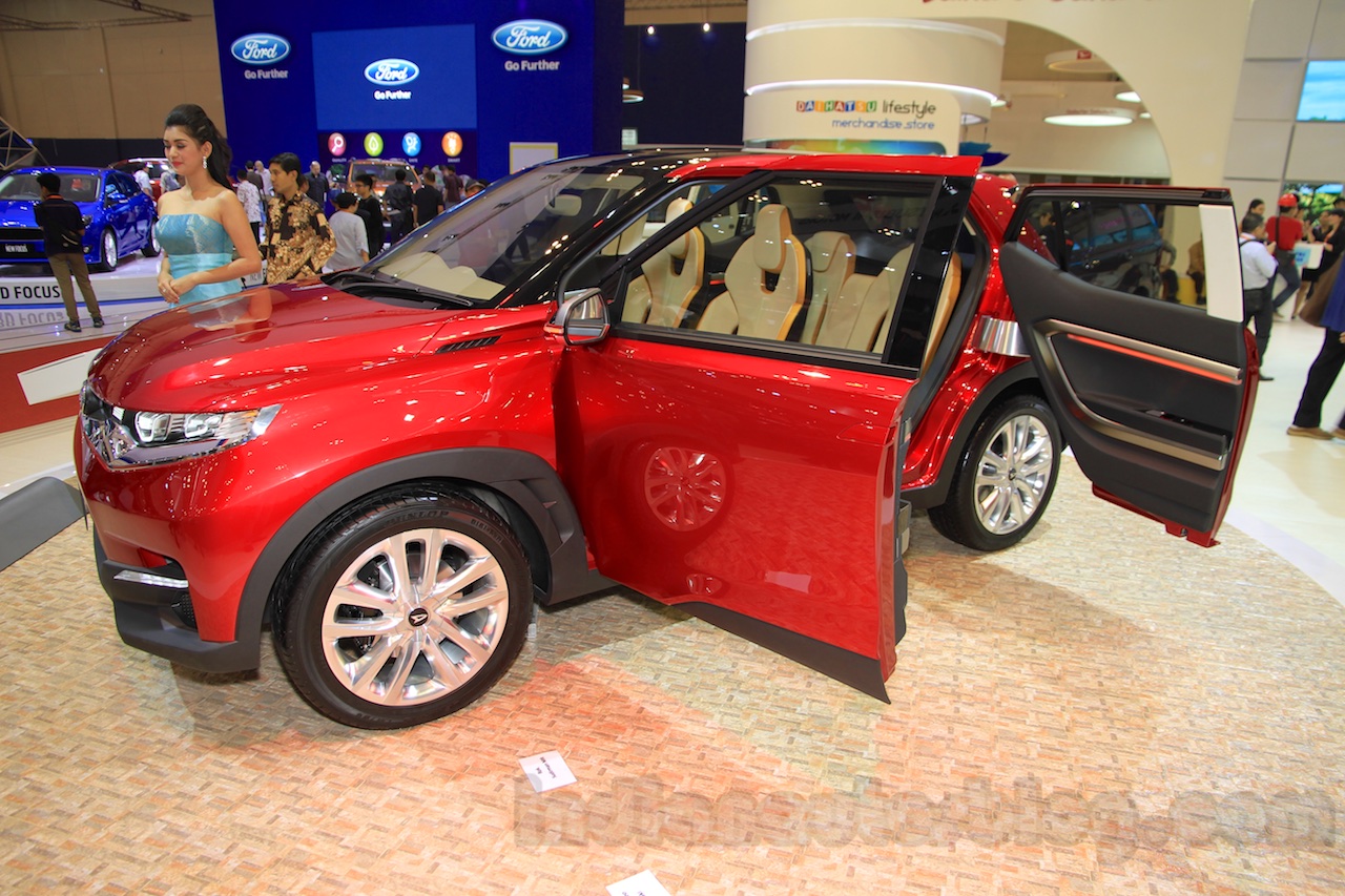 Daihatsu FX Concept door open at the 2015 Gaikindo 