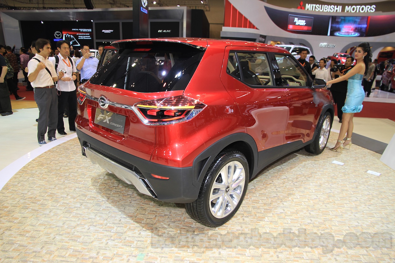 Daihatsu FX Concept rear three quarter right at the 2015 