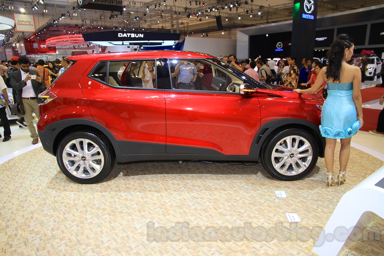 Daihatsu FX Concept side at the 2015 Gaikindo Indonesia 