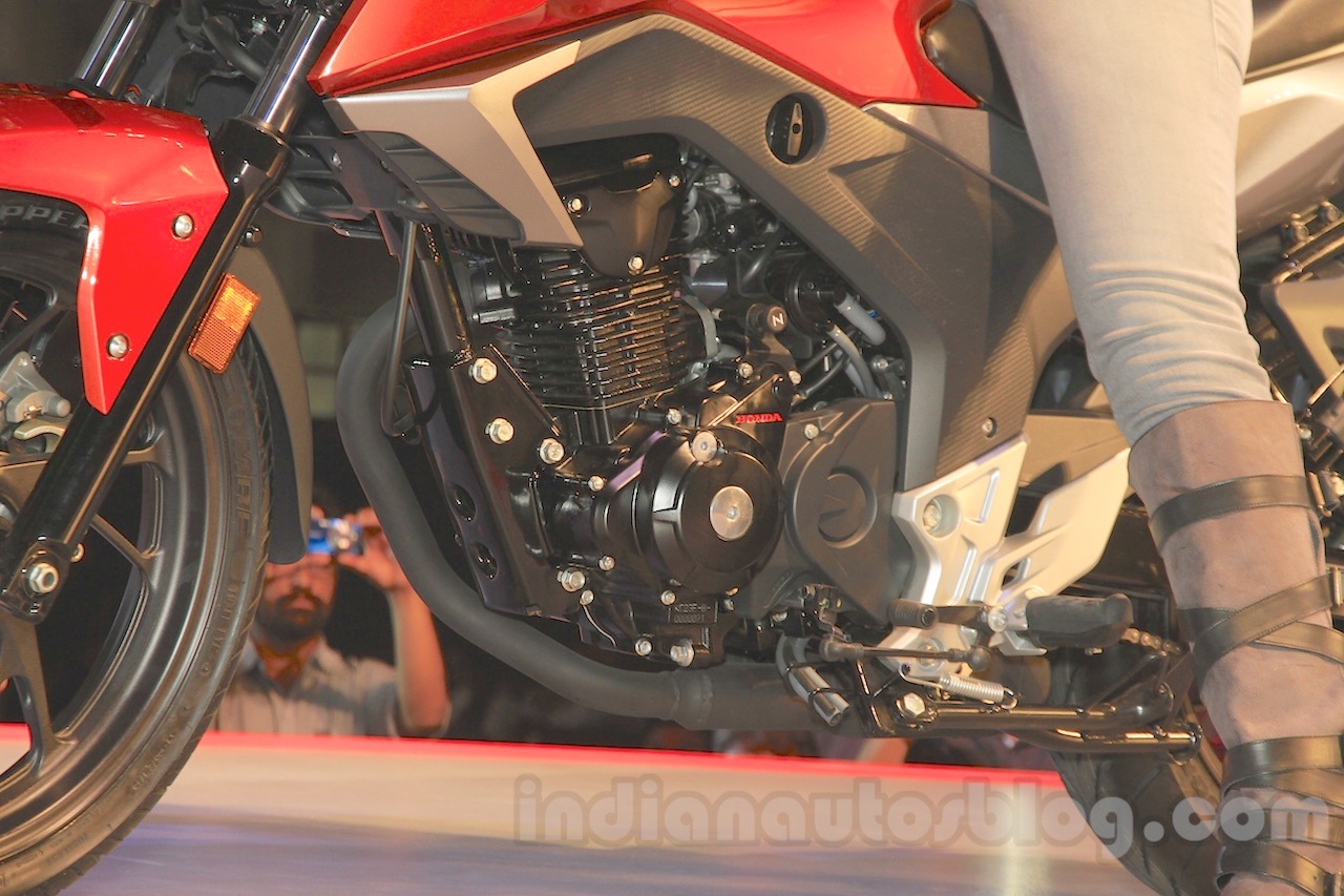 Honda CB 160R engine and gearbox