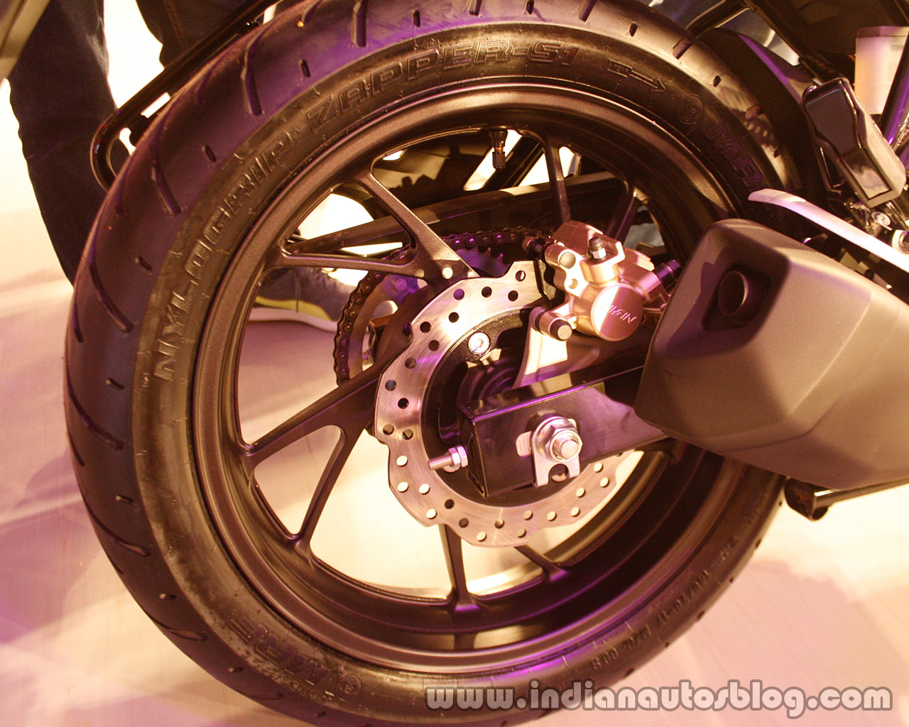 Honda CB 160R rear disc brake from the showcase in India