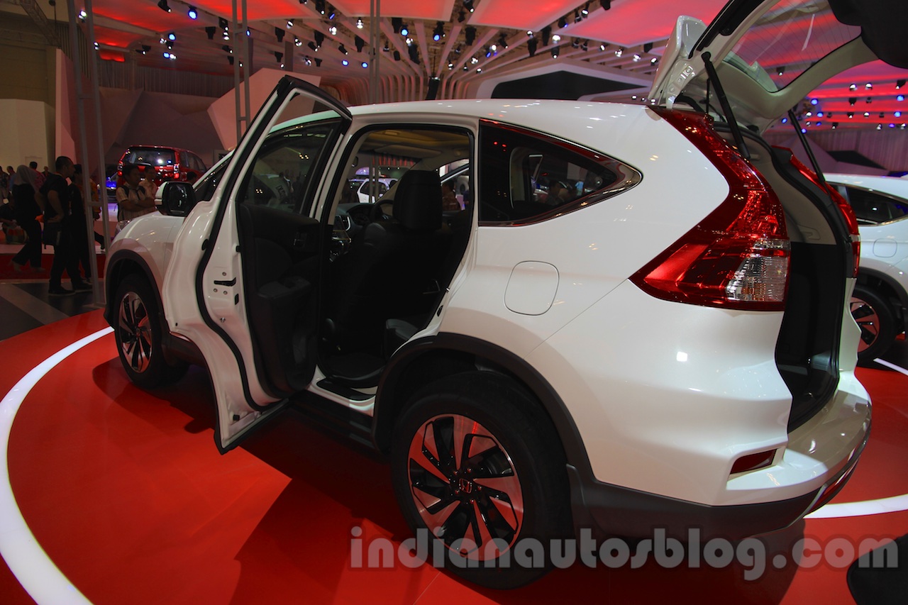 Honda CR-V Prestige AT special edition rear three quarter at the