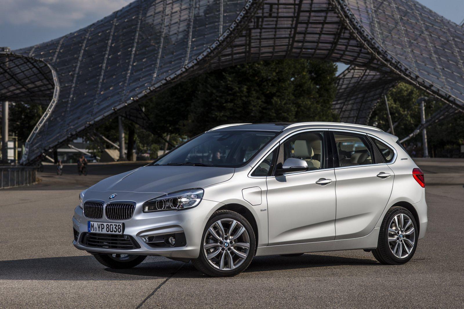 BMW 225xe Active Tourer PHEV unveiled capable of 49 98 km l