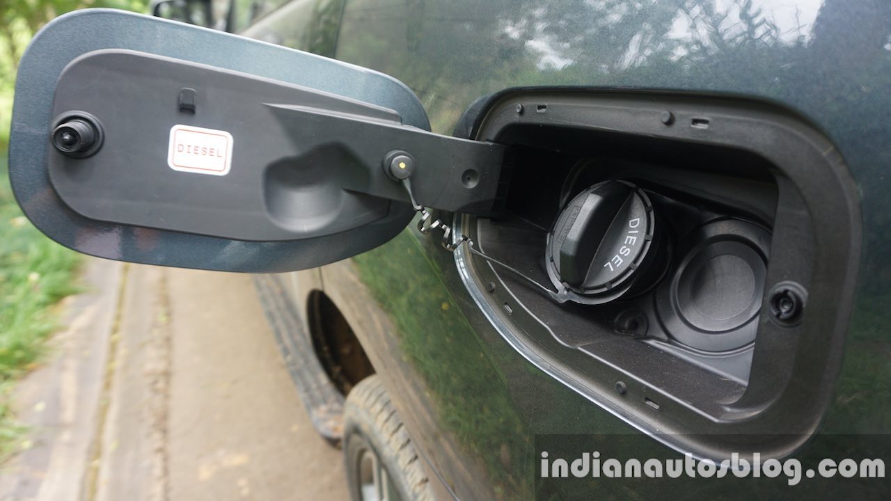 2015-ford-endeavour-fuel-flap-review