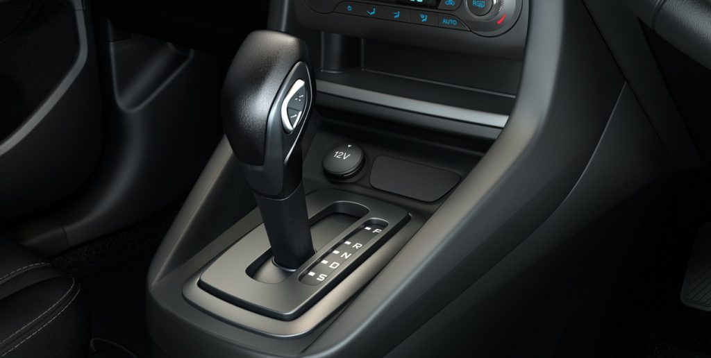 2015 Ford Figo AT press shots