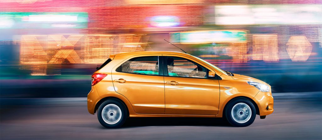 2015 Ford Figo side press shots