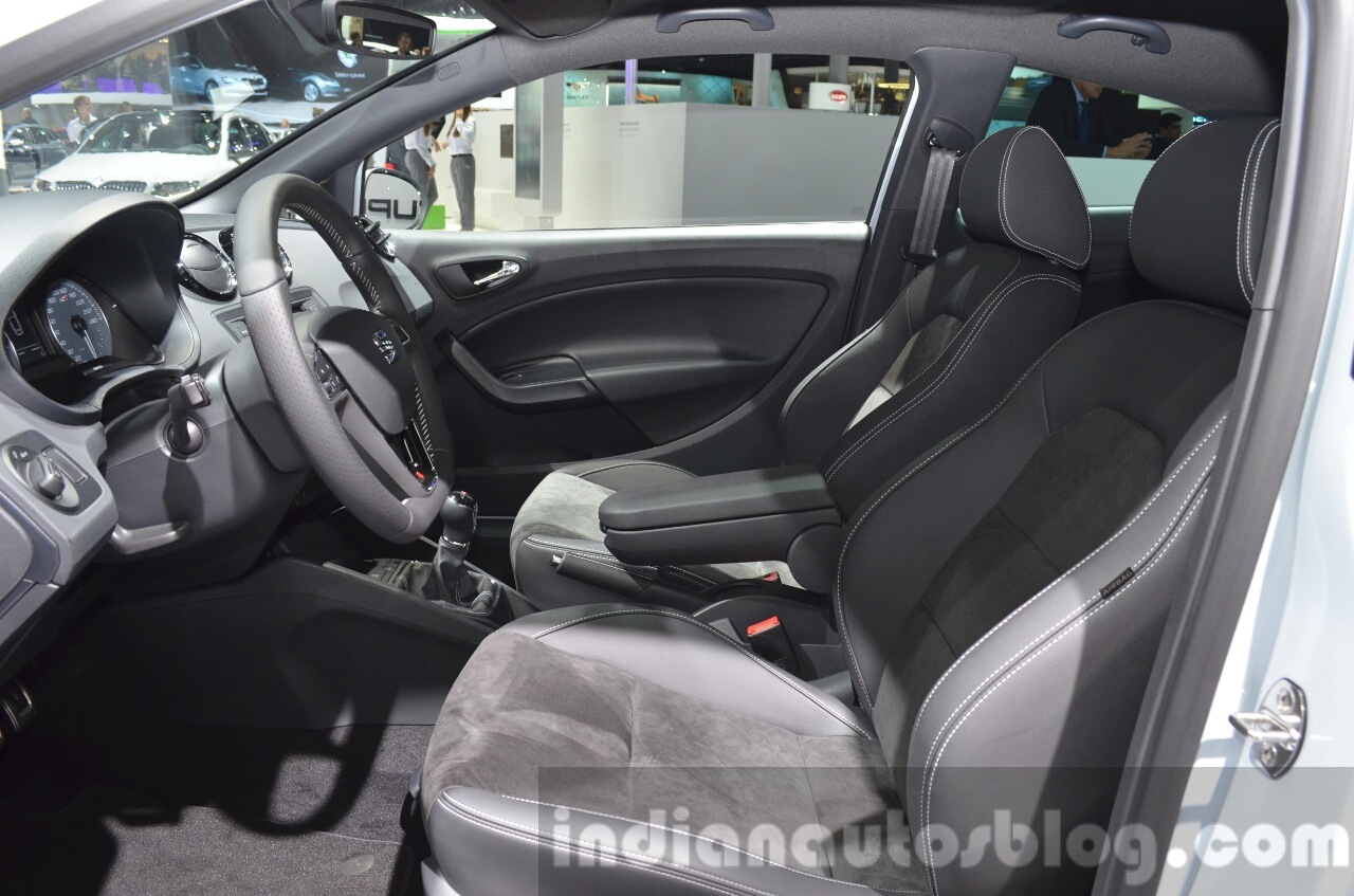 2015 Seat Cupra front seats at IAA 2015