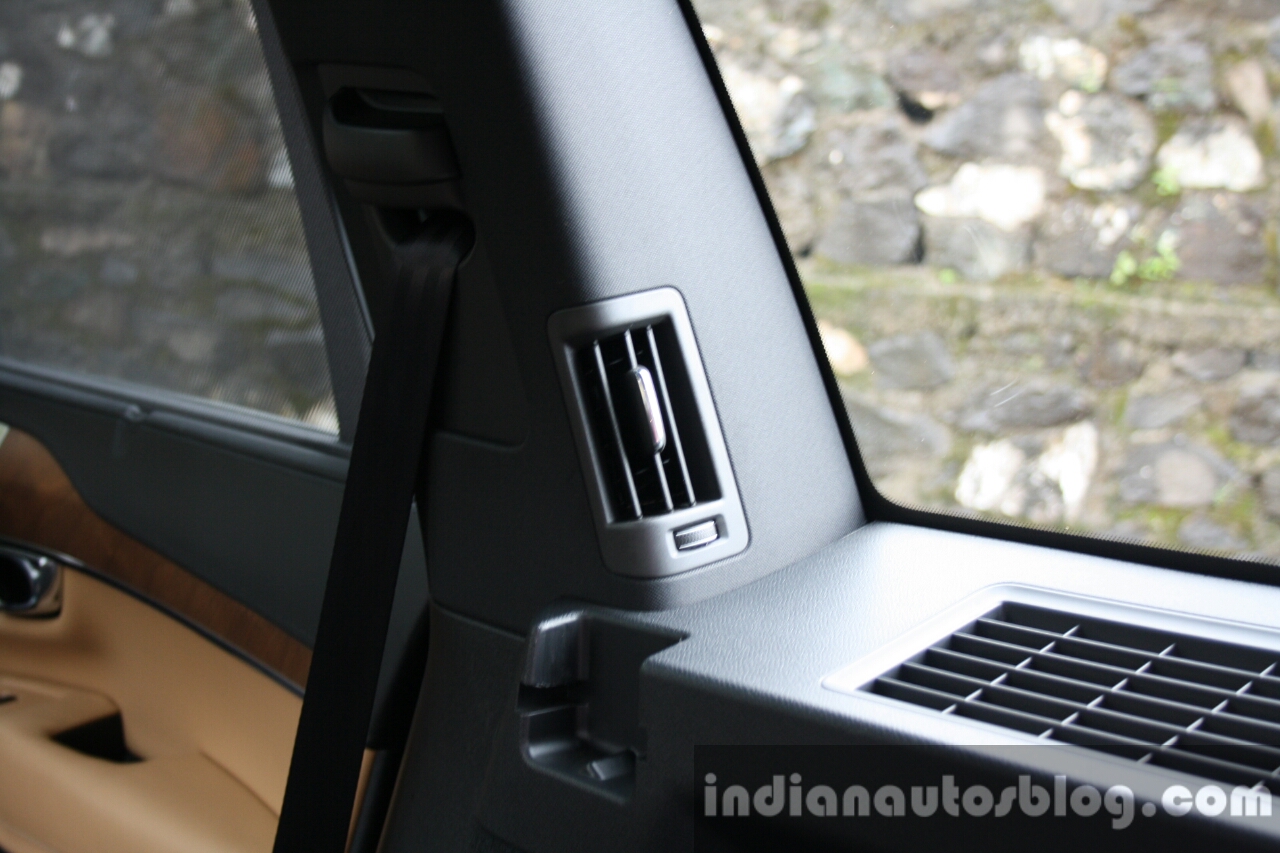 2015 Volvo XC90 D5 Inscription third row HVAC vent full review